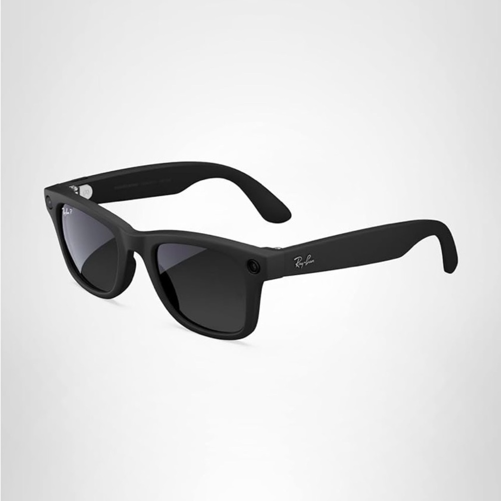 Ray-Ban Black Smart Glasses in new conditions, chic and perfect for tech lovers.